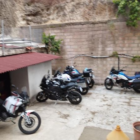 B&B Bassu Bosa Exterior photo